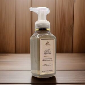 Bath & Body Works Foaming Hand Soap- Cozy Vanilla Almond (8.75 fl oz)